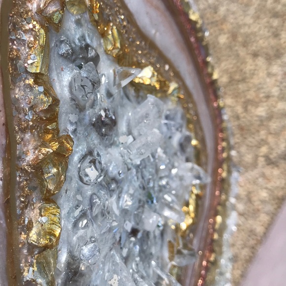 Gold and copper Resin geode - Picture 8 of 8